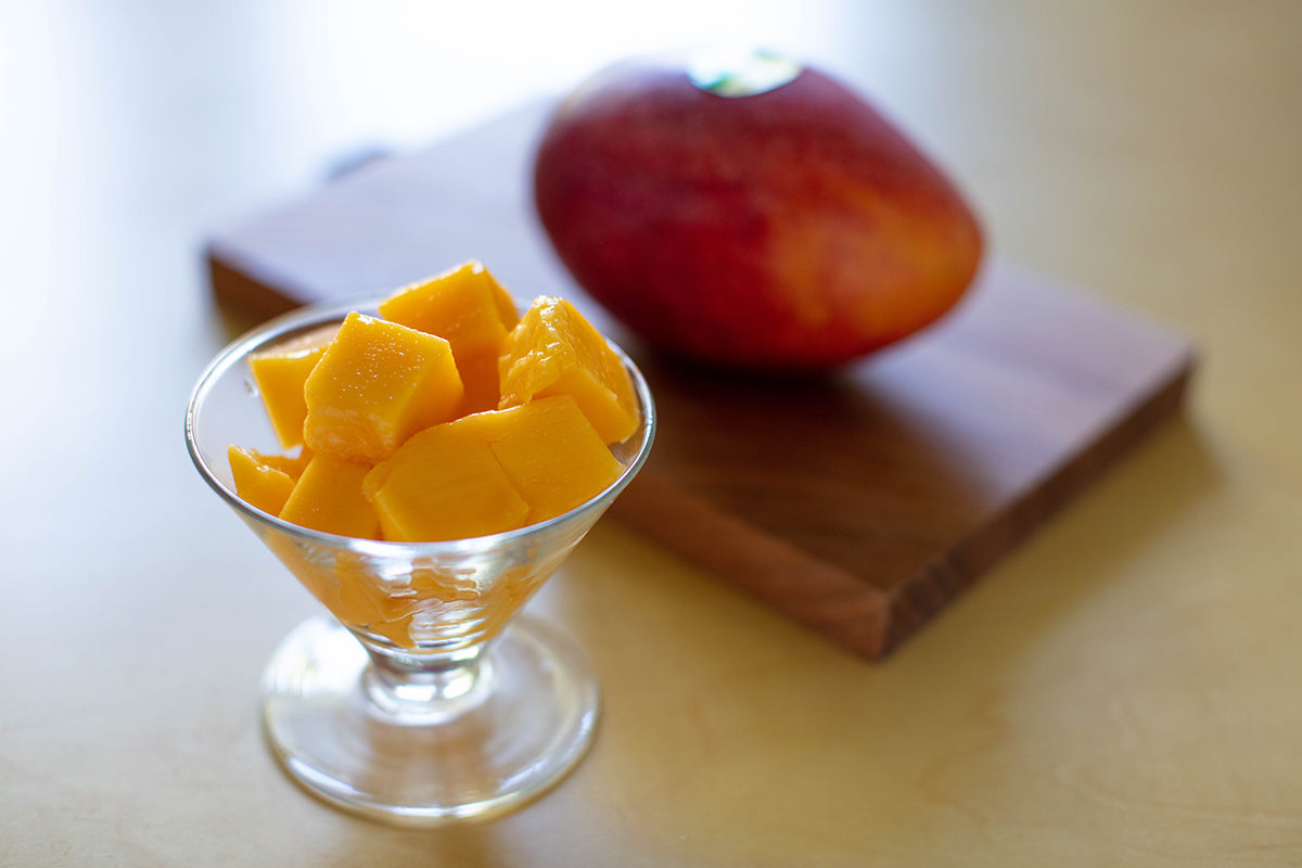 【沖縄県/沖縄マンゴー生産研究会】農薬・化学肥料不使用。甘さと酸味の抜群なバランスの元祖沖縄マンゴー。