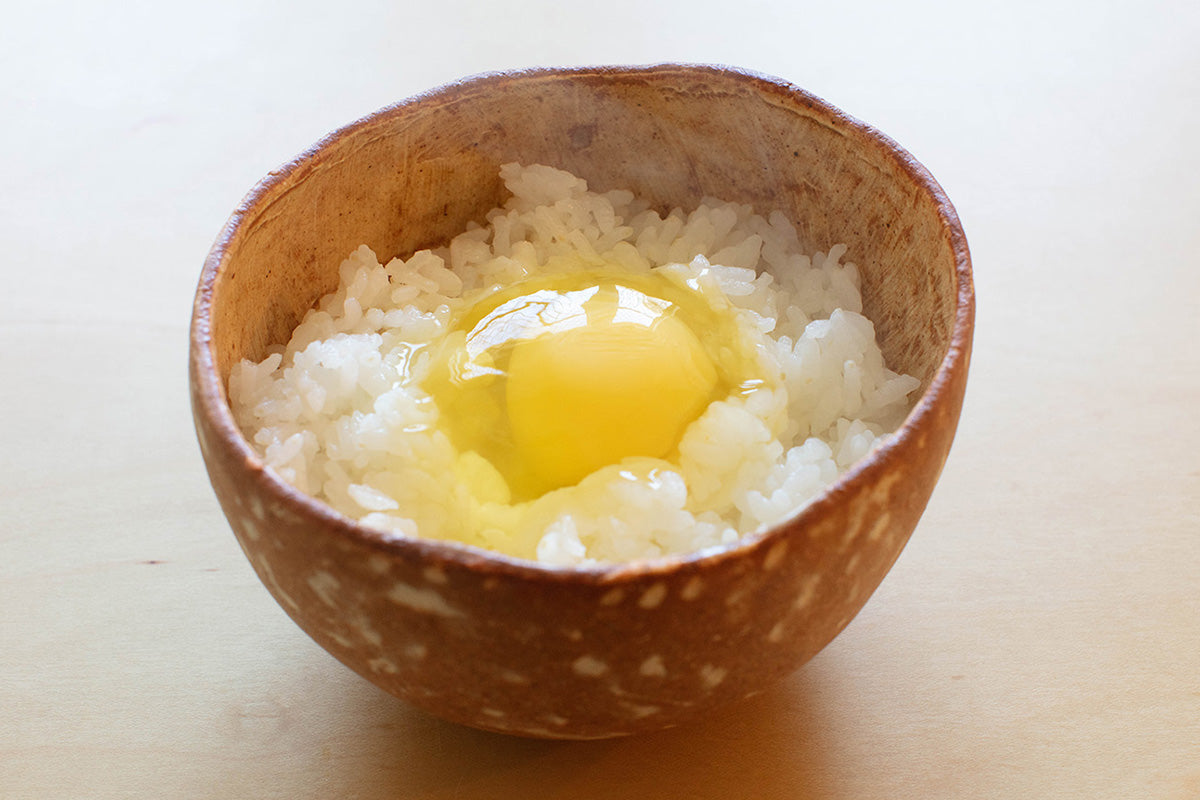 【北海道/卵ラン農場ムラタ】白身の弾力とコクのあるレモンイエロー黄身。これが平飼い有精卵。